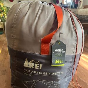 New w tags! REI Blow up mattress for camping